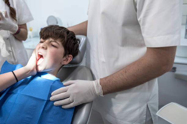 Best Broken or Cracked Tooth Emergency Dentist in Dana, NC